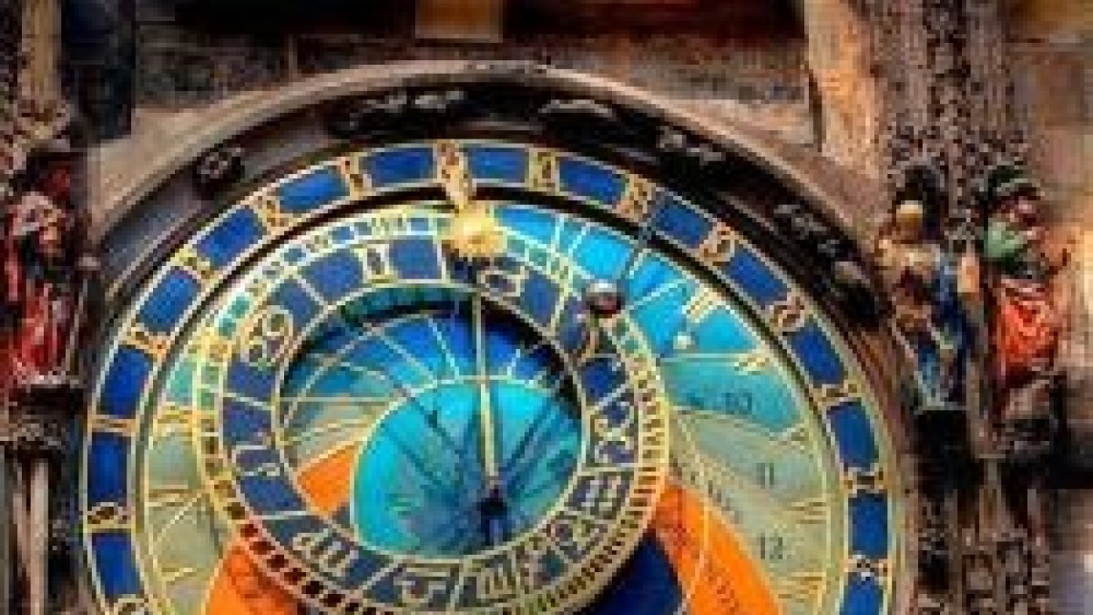 El reloj astronómico de Praga es un ejemplo de la armonía entre ciencia, fe y cultura en la Edad Media, refutando bulos sobre eras oscuras
