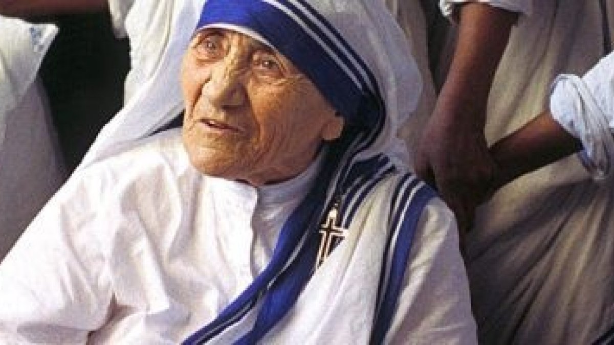 La Madre Teresa de Calcuta animó en su vida religiosa a muchos a buscar a Dios con la oración del Rosario