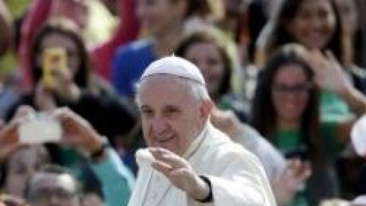 Francisco, en sus audiencias de los miércoles, predica sus catequesis a los peregrinos