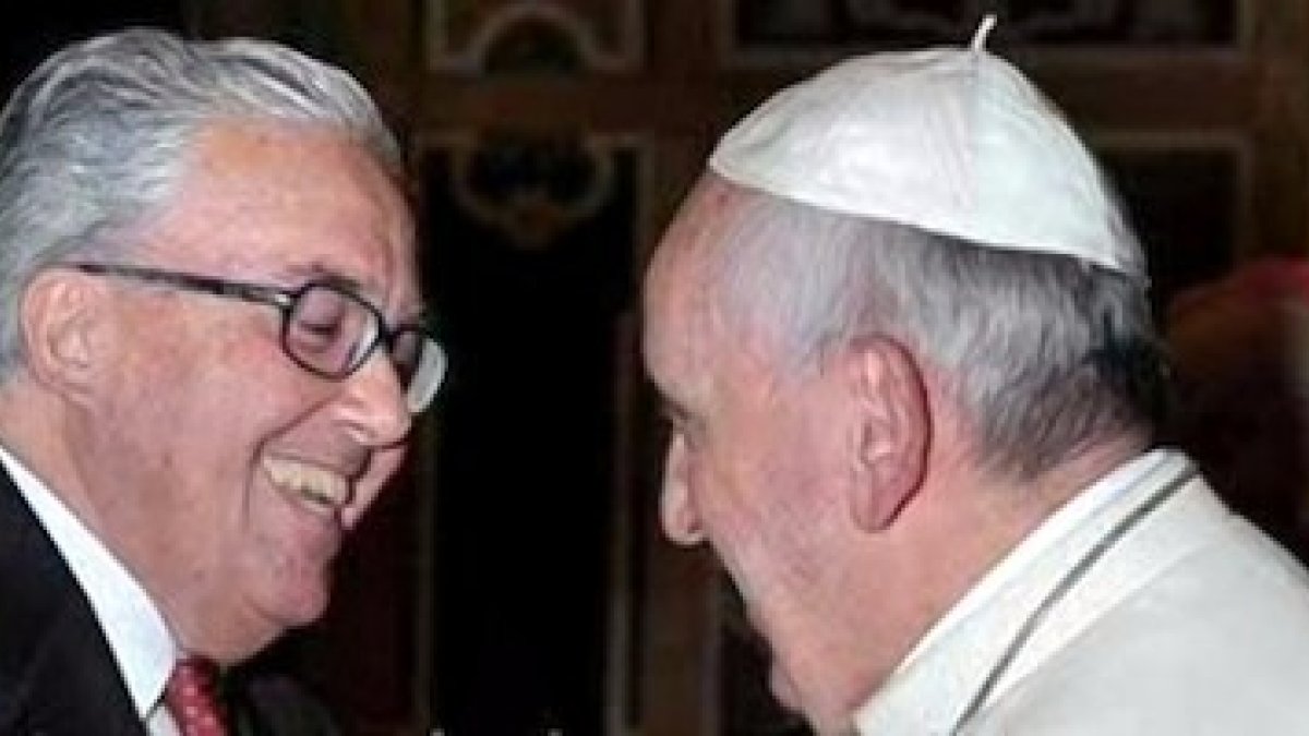 Guzmán Carriquiry es el primer laico que ocupa un cargo de subsecretario en un dicasterio vaticano.