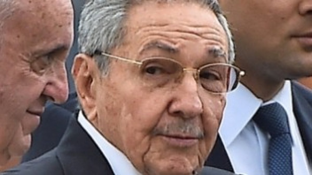 El Papa Francisco en Cuba junto con el dictador Raúl Castro