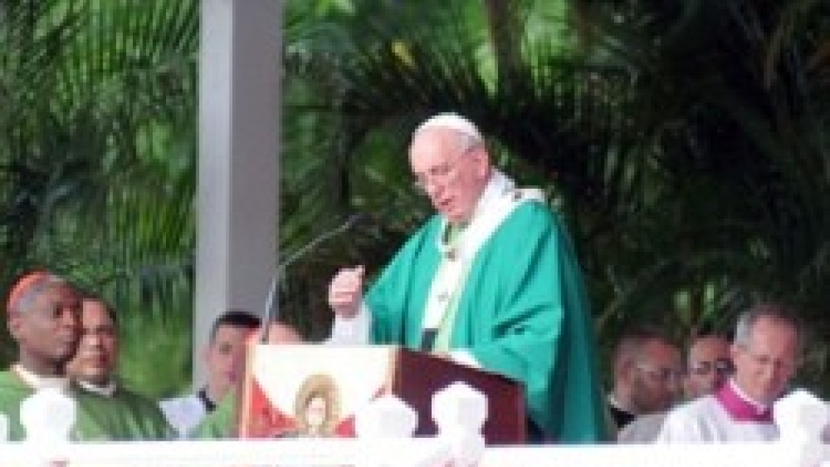 Papa Francisco durante el rezo del Ángelus en Cuba