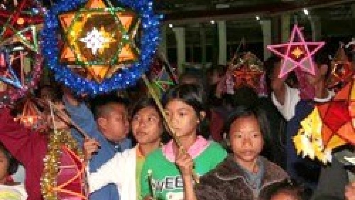 La procesión de las estrellas en Tailandia nació como un evento sólo católico en los años 80 pero ha crecido enormemente