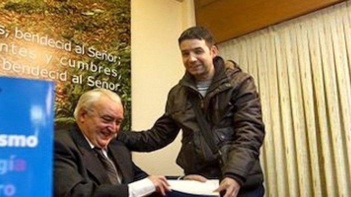 Un momento de la presentación del libro este lunes en Logroño. Foto: Justo Rodríguez (LaRioja.com).
