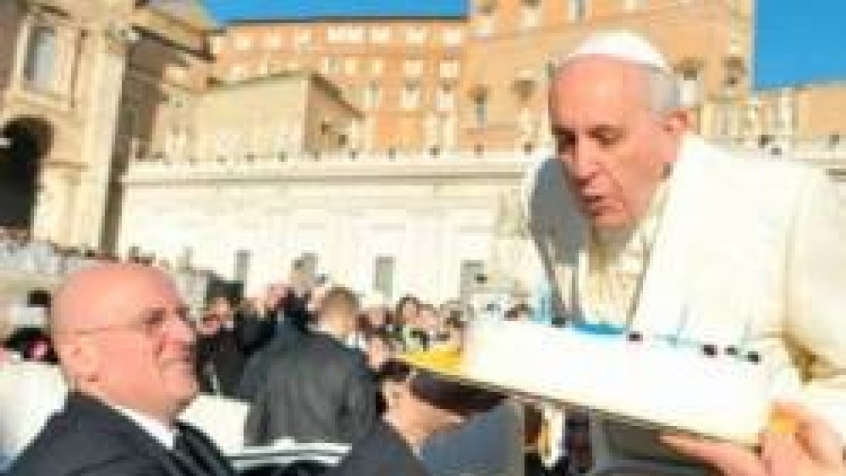 El Papa Francisco cumple este jueves 17 de diciembre 79 años, y mantiene su agenda dinámica - ha viajado a 8 países este año