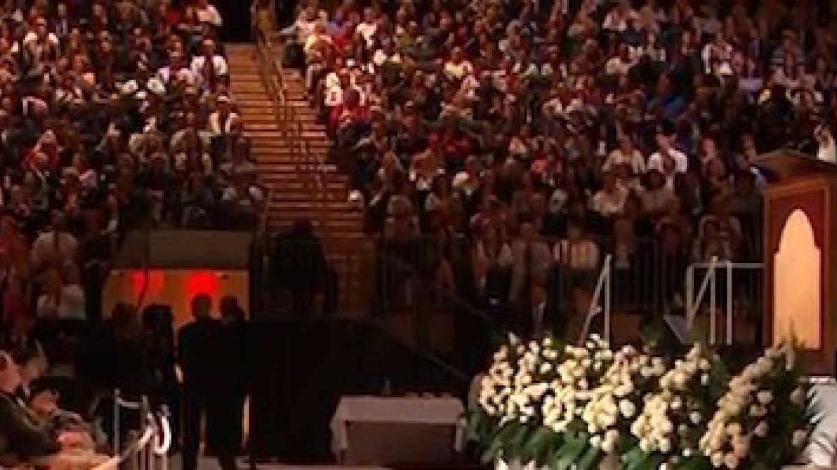 Francisco anunció a todos que había una luz en medio del smog de la gran urbe: es Jesús, que sigue caminando por la ciudad.