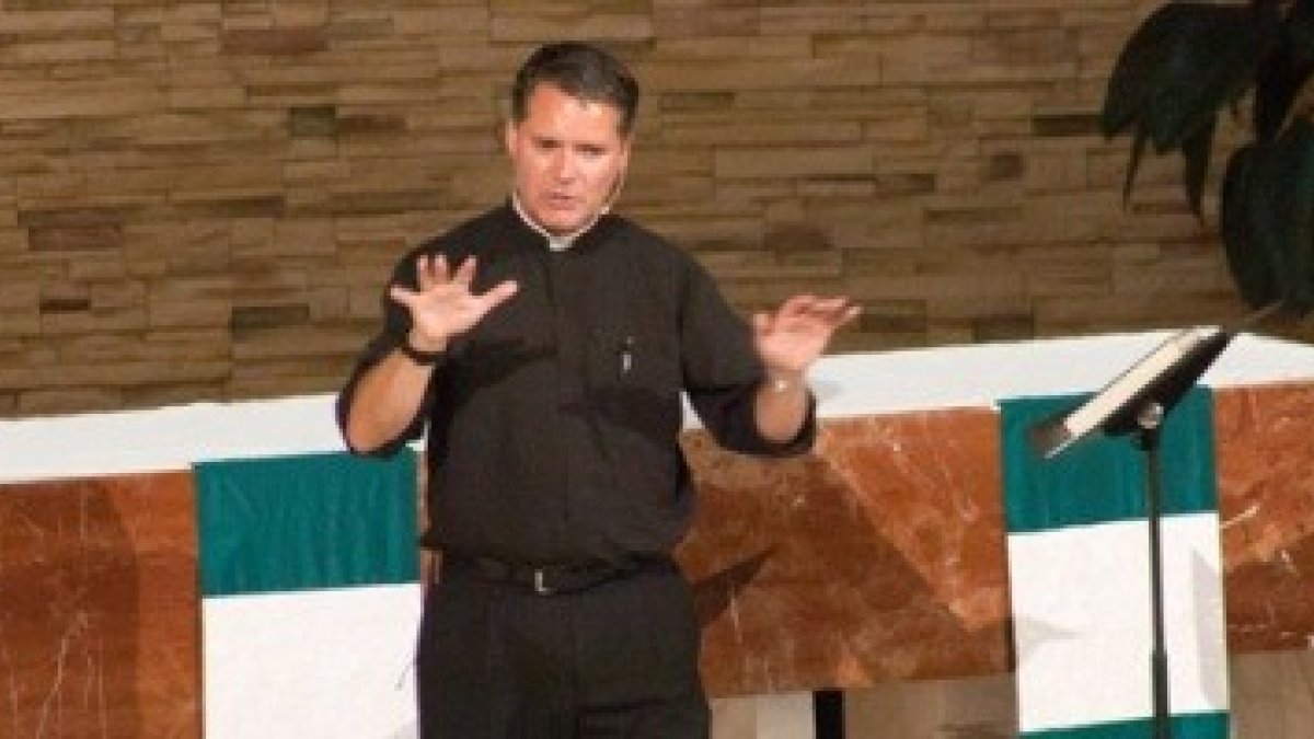 James Mallon empezó su renovación parroquial expulsando a los grupos que ocupaban locales parroquiales pero no evangelizaban