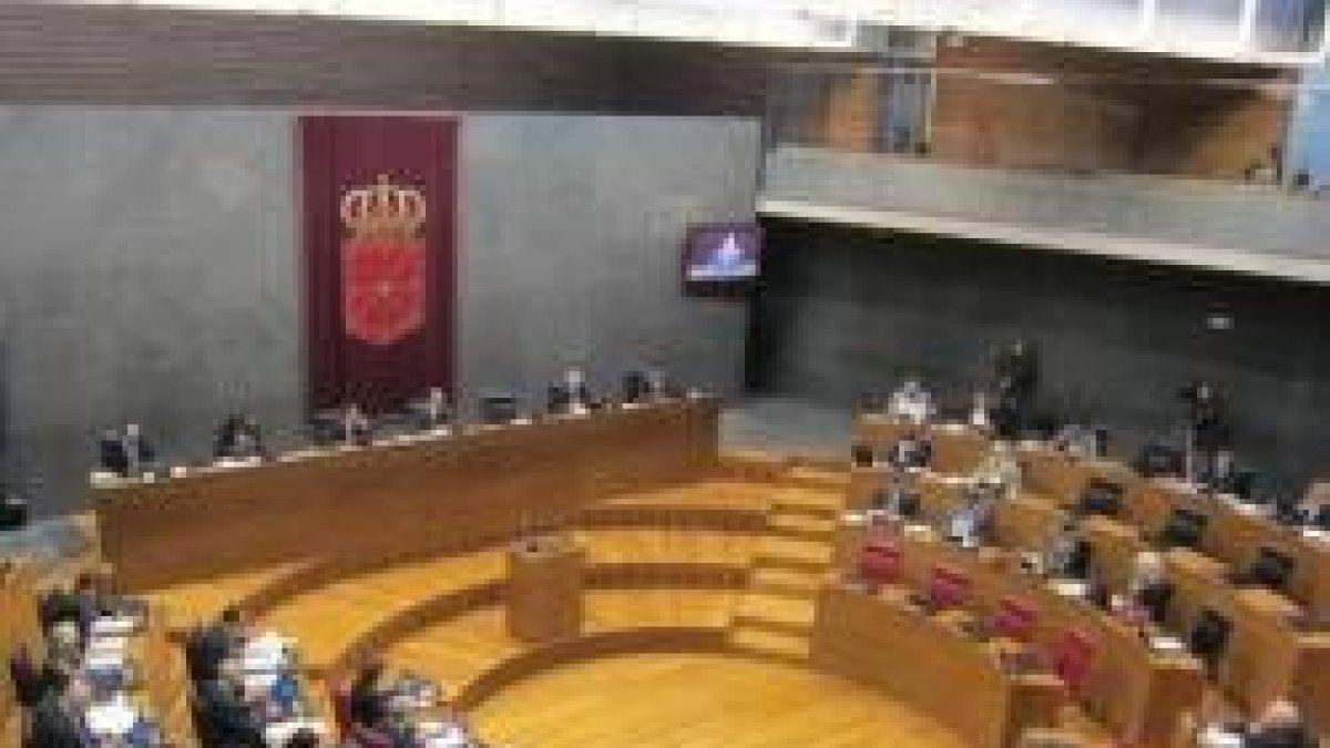 El Parlamento navarro está controlado por una alianza de extrema izquierda populista y abertzale, con presidenta de Podemos