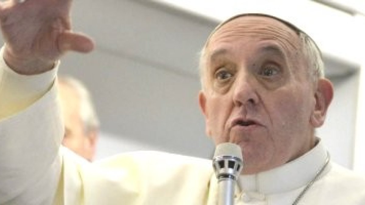 El Papa Francisco acostumbra a conceder entrevistas a los periodistas que le acompañan en el viaje de vuelta en avión