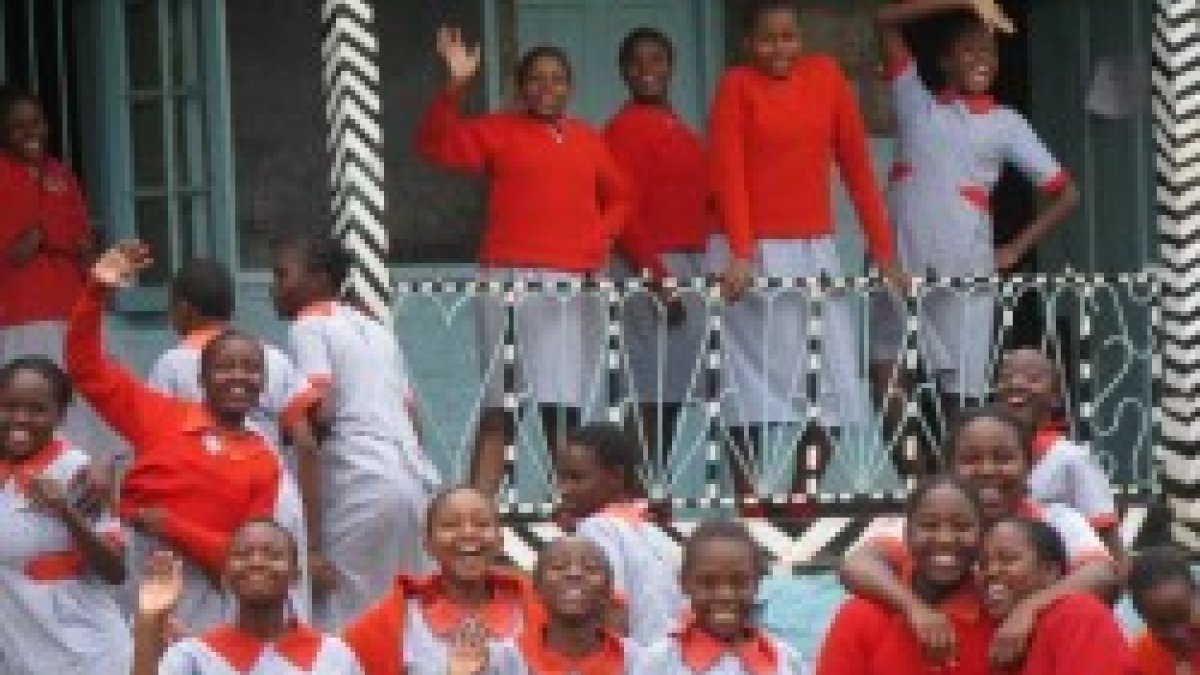 Escuela católica de Madaraka, junto a Nairobi - una de las 12.000 de la Iglesia en Kenia