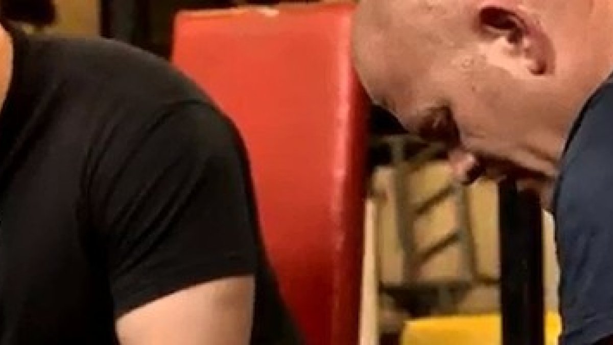 Todo tipo de personas en todo tipo de circunstancias pueden rezar la oración que Cristo nos enseñó: es el claro mensaje de la campaña.