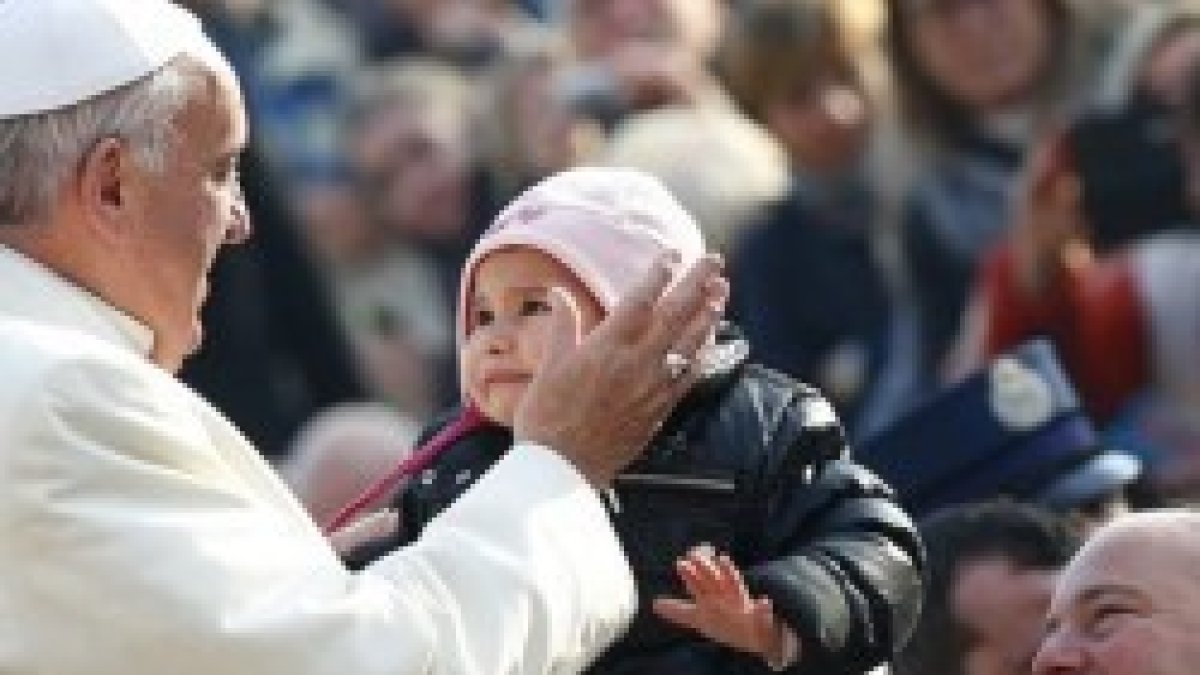 El Papa Francisco explica que la misericordia que el mundo necesita nace de Dios y su piedad