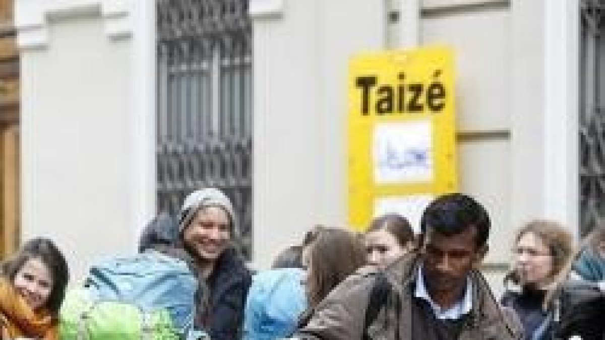 Jóvenes de toda Europa se concentran en Valencia para unos días de oración y reflexión con Taizé