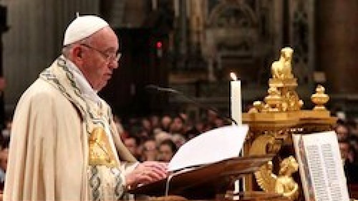 El Te Deum de acción de gracias por el año que acaba cerró las celebraciones litúrgicas de 2015 en la Basílica de San Pedro.