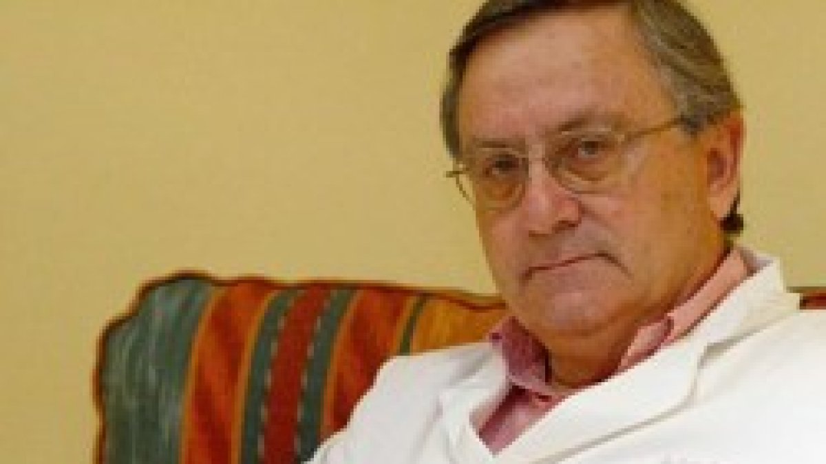 Justo Aznar es un veterano experto en bioética - recuerda que experimentar con seres humanos en su fase embrionaria es inmoral