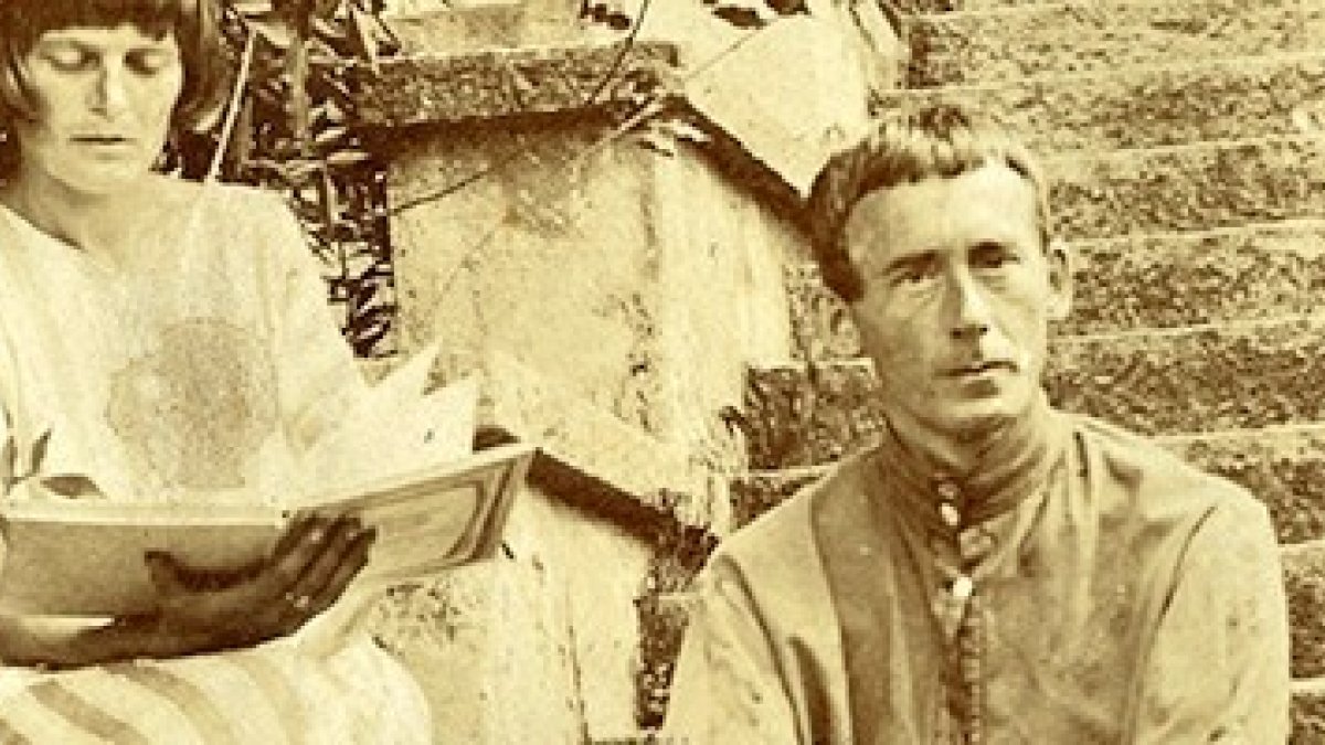 Hugo Ball junto a Emmy Hennings, cabaretera en el Voltaire, con quien se casó en 1920.