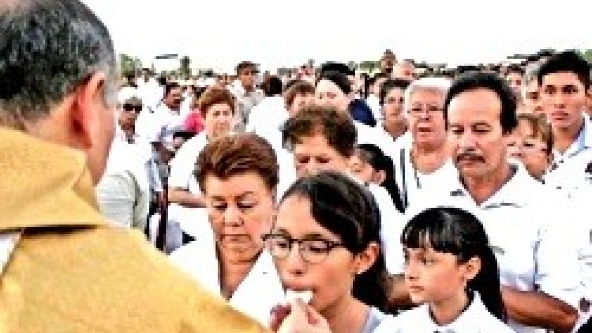 Detalle de la misa en Ciudad Juárez por los migrantes y las familias, con obispos de México y EEUU