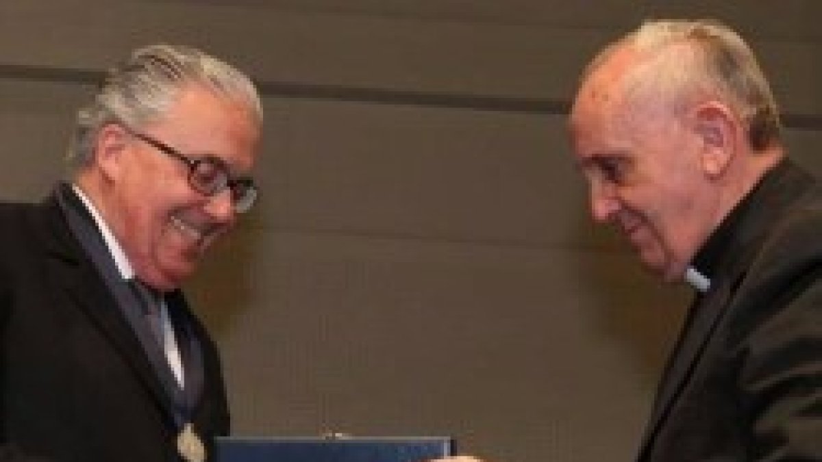 Guzmán Carriquiry con Jorge Bergoglio cuando aún era arzobispo de Buenos Aires