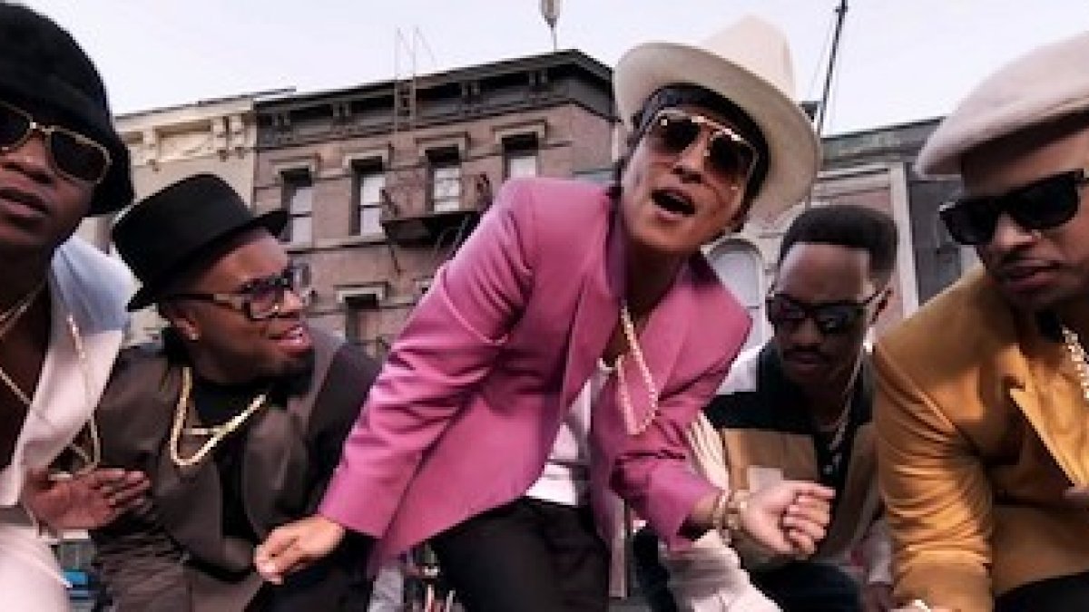 Uptown Funk: una escena ya icónica del pop de 2015.