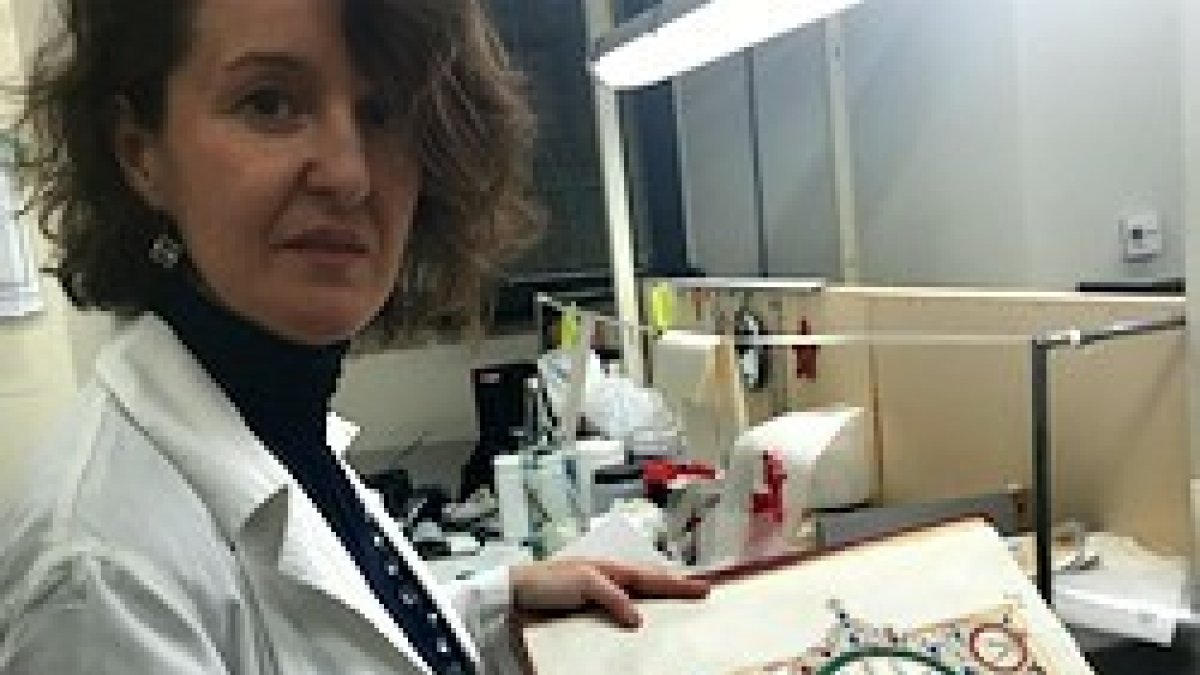 La sevillana Ángela Núñez Gaitán dirige el servicio de restauración de la Biblioteca Vaticana.