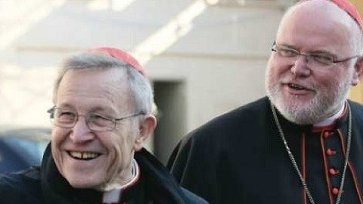 Los cardenales alemanes Walter Kasper (izquierda) y Reinhard Marx, presidente de la Conferencia Episcopal Alemana