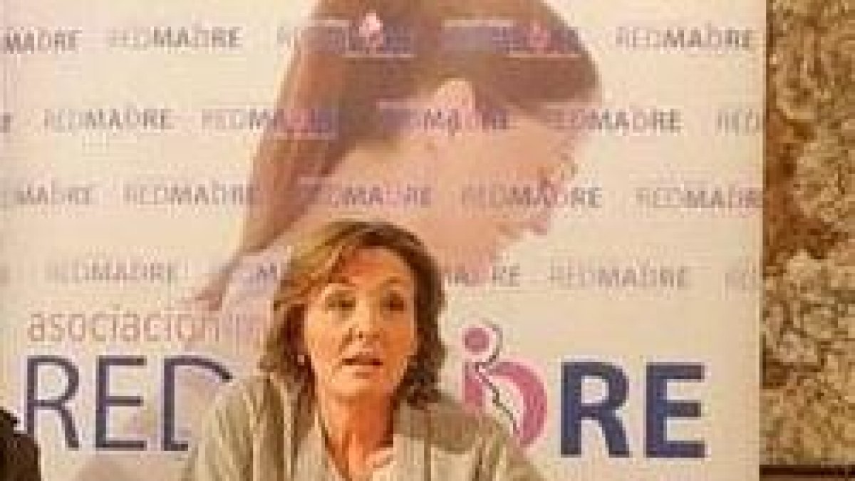 Amaya Azcona, en una presentación de RedMadre, que con 40 asociaciones ayuda a 10.000 madres al año