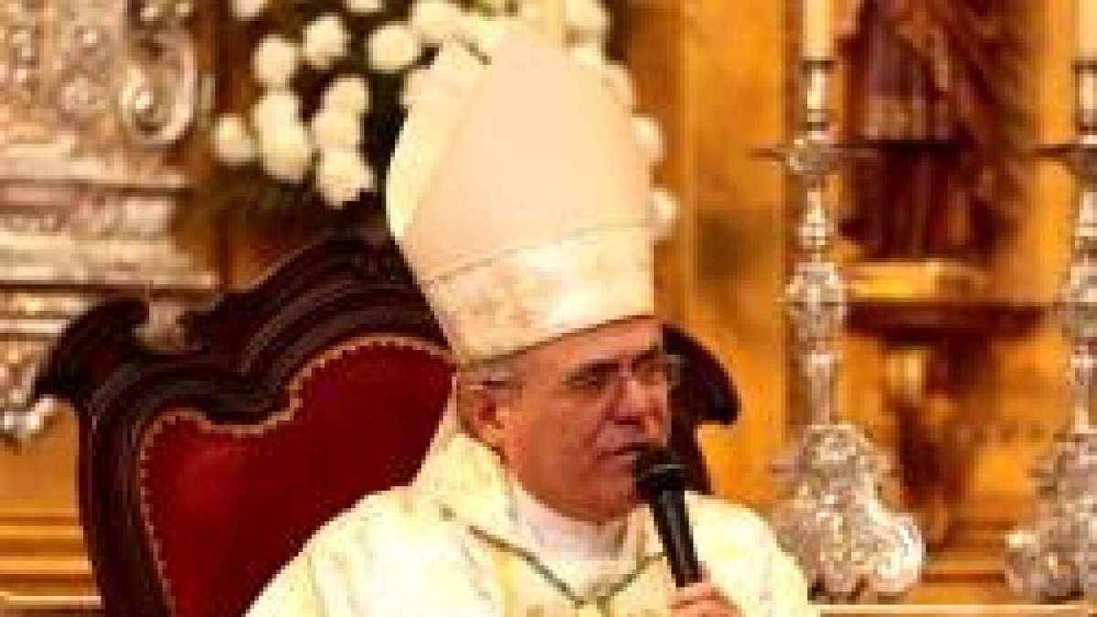 El obispo Demetrio, de Córdoba, denuncia el pensamiento único que daña a los pobres y a los niños