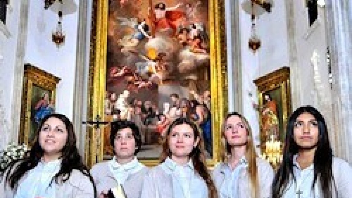 De izquierda a derecha: Fernanda, Paloma, Jaqui, Janet y Juleysi.