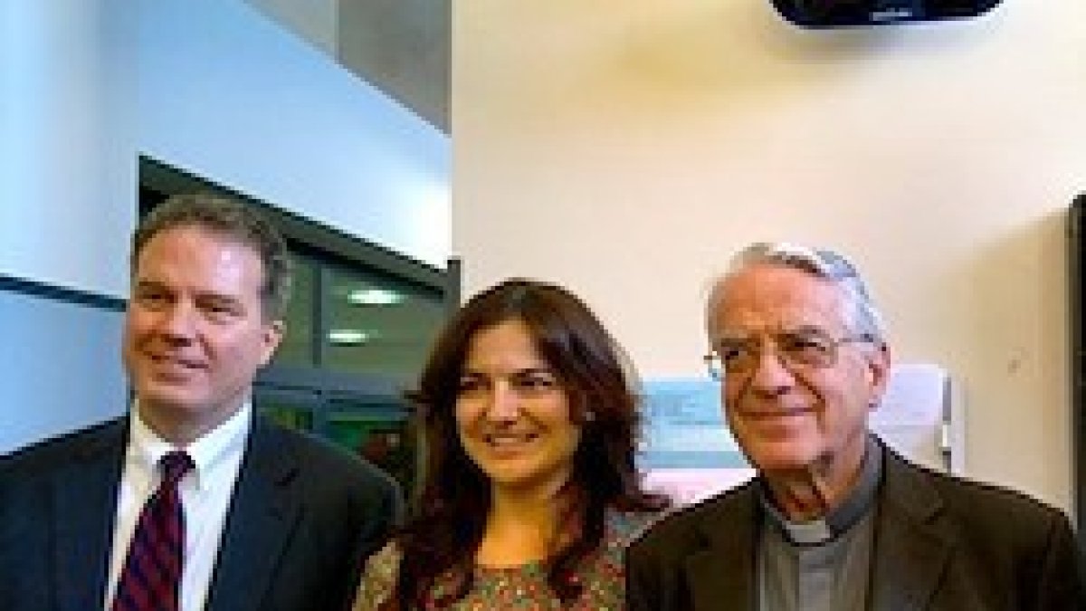Greg Burke, laico norteamericano, y Paloma García Ovejero, una laica española, al frente de la comunicación vaticana