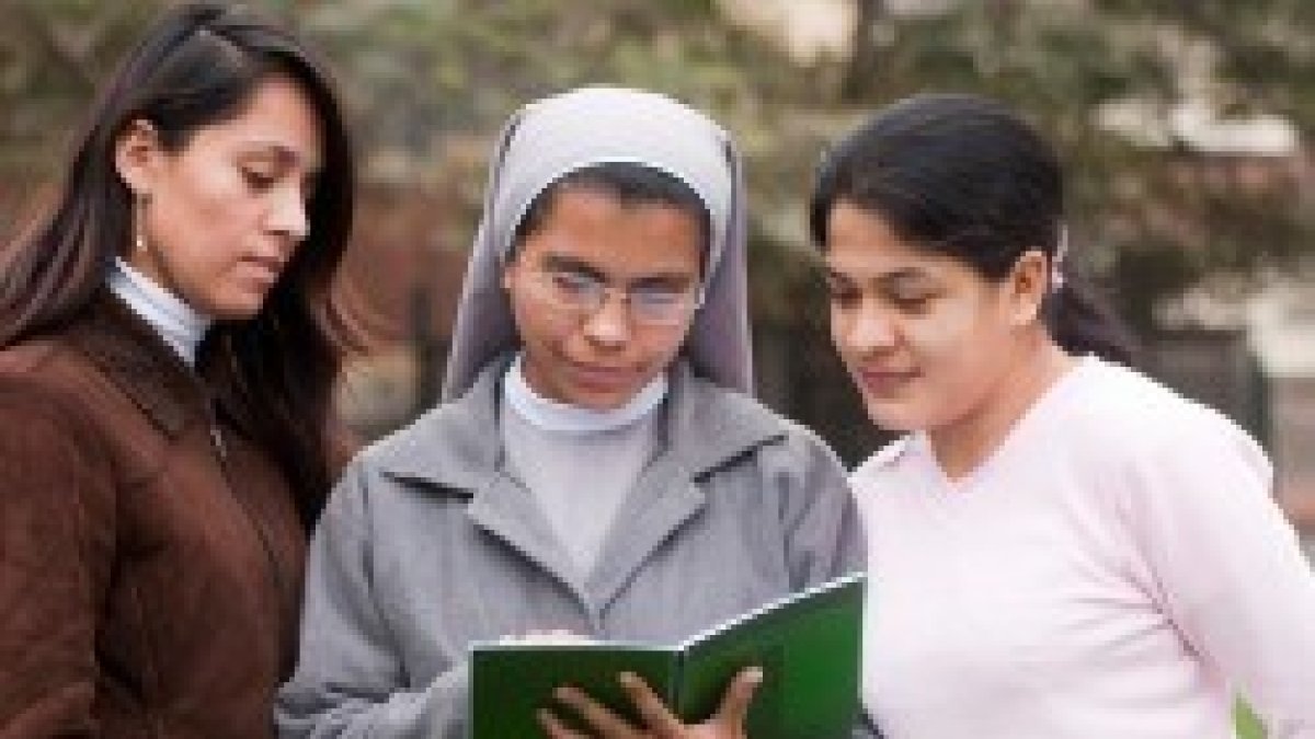 El discernimiento de la vocación se hace con oración, reflexión y la ayuda de personas con experiencia