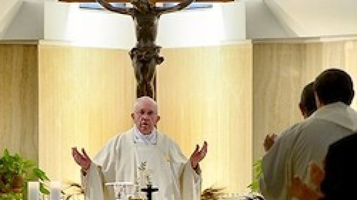 La gran apostasía viene precedida por la persecución de los cristianos bajo capa de modernidad, y dirigida por el príncipe de este mundo, dijo el Papa.