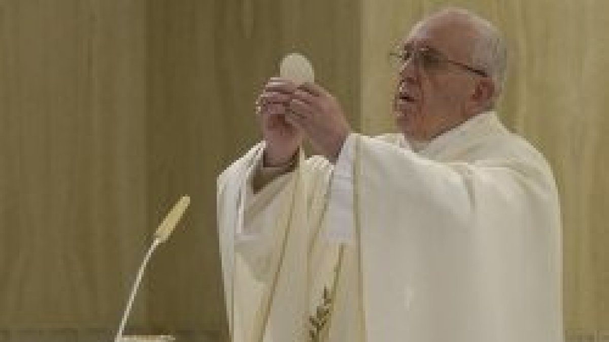 El Papa Francisco celebra misa casi cada día en la capilla de la residencia Santa Marta