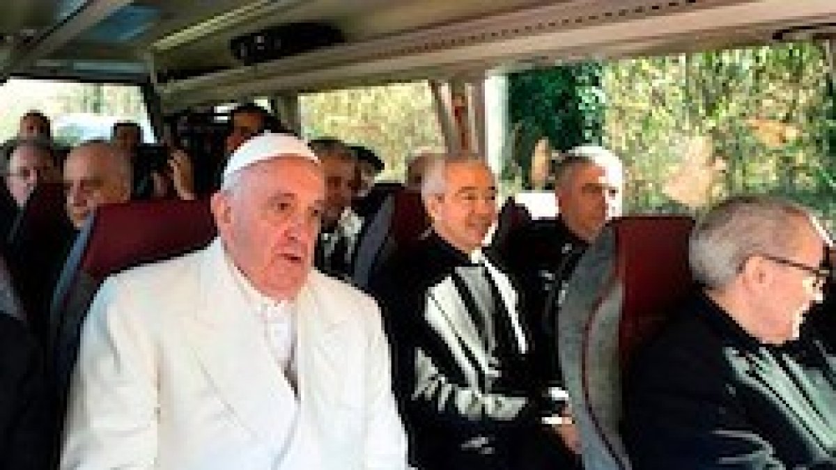 El Papa, a su regreso de los ejercicios espirituales de cuatro días que siguió con la Curia.