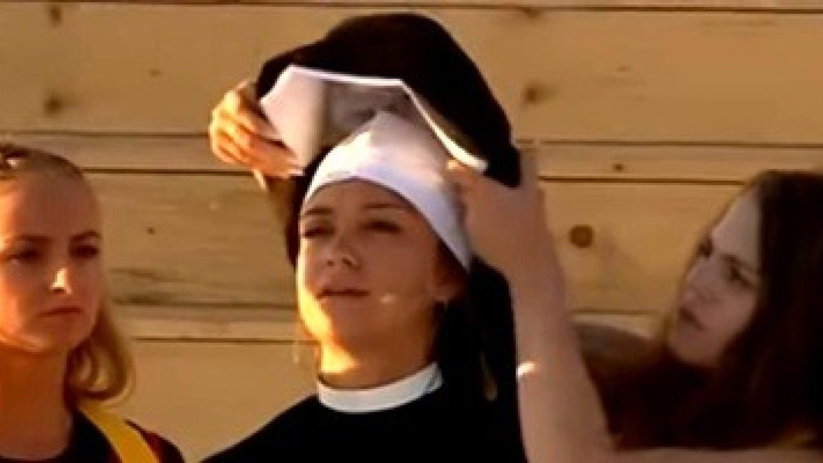 Escena de toma de hábitos del musical centrado en Santa Faustina durante la vigilia de oración de la JMJ de Cracovia