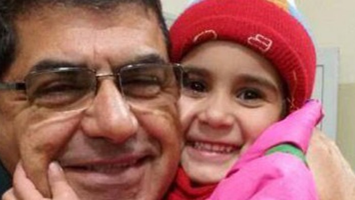 Bombardean junto a su casa en Alepo, pero el Marista Georges Sabe predica la esperanza en la radio