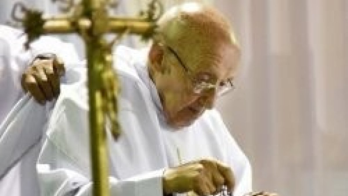 El padre Olegario llegó a Paraguay como misionero con 60 años y a los 96 sigue ejerciendo de profesor y celebrando los sacramentos