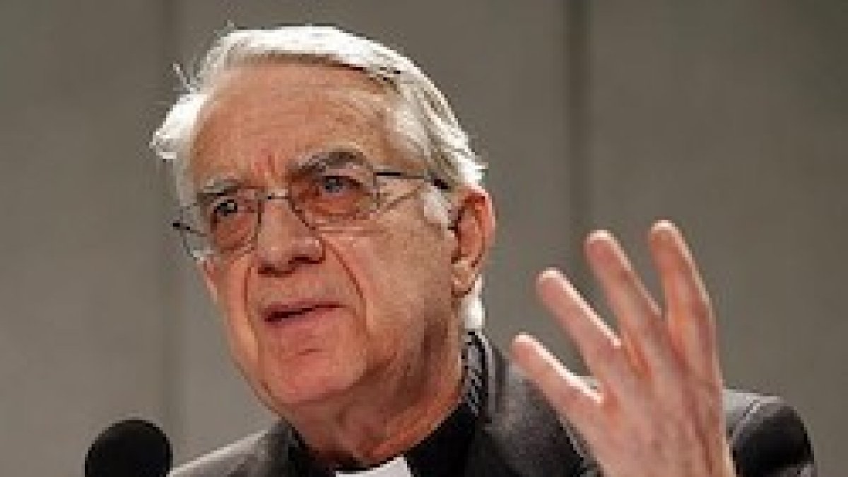 El padre Lombardi recordó el documento de 2002 de la Comisión Teológica Internacional sobre el diaconado.