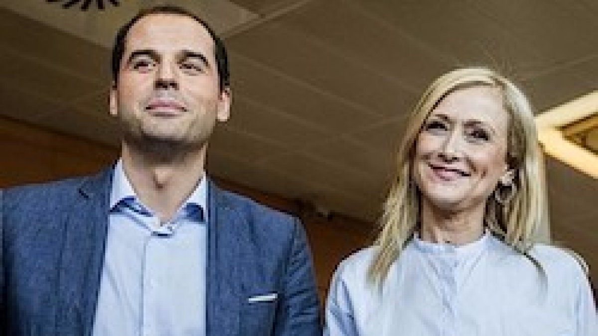 Ignacio Aguado, portavoz de Ciudadanos en la Asamblea de Madrid, y Cristina Cifuentes, del PP, presidenta de la Comunidad de Madrid.