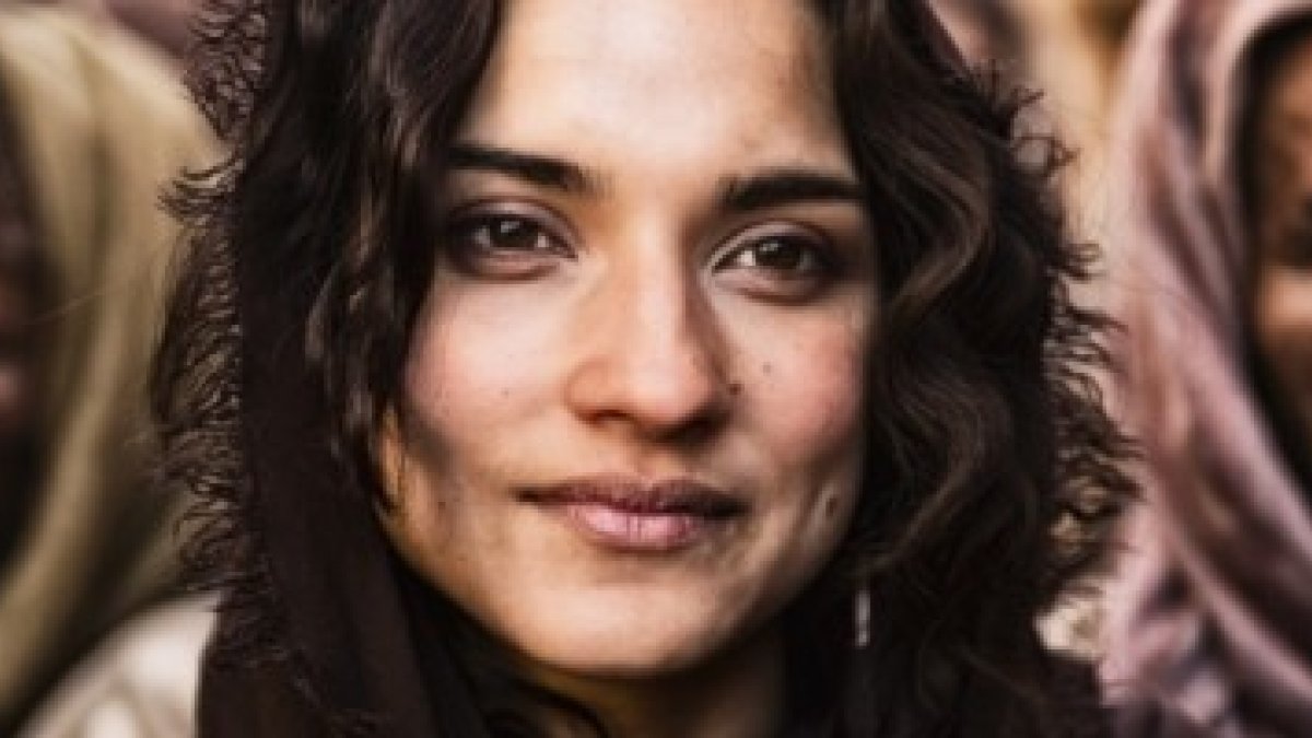 María Magdalena, interpretada por Amber Rose Rebah en la teleserie norteamericana de 2013 sobre la Biblia