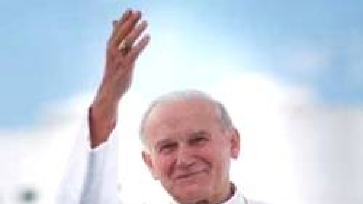 Juan Pablo II, como santo, es un intercesor cercano a Dios y a los hombres