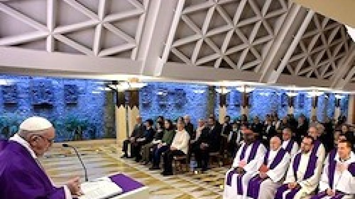 El abajamiento de Cristo para salvarnos nos sitúa ante un modelo inesquivable de humildad, explicó el Papa.