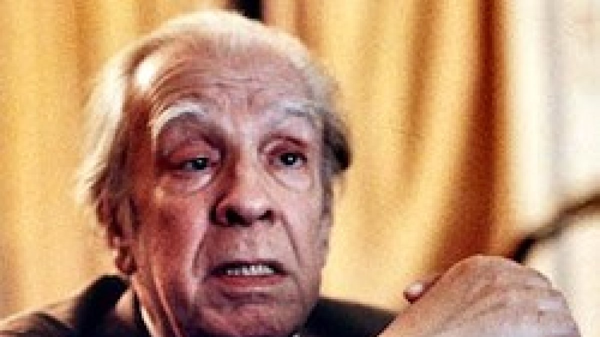 Borges nunca creyó en Dios, pero cumplió la petición de su madre de rezar todas las noches un avemaría.