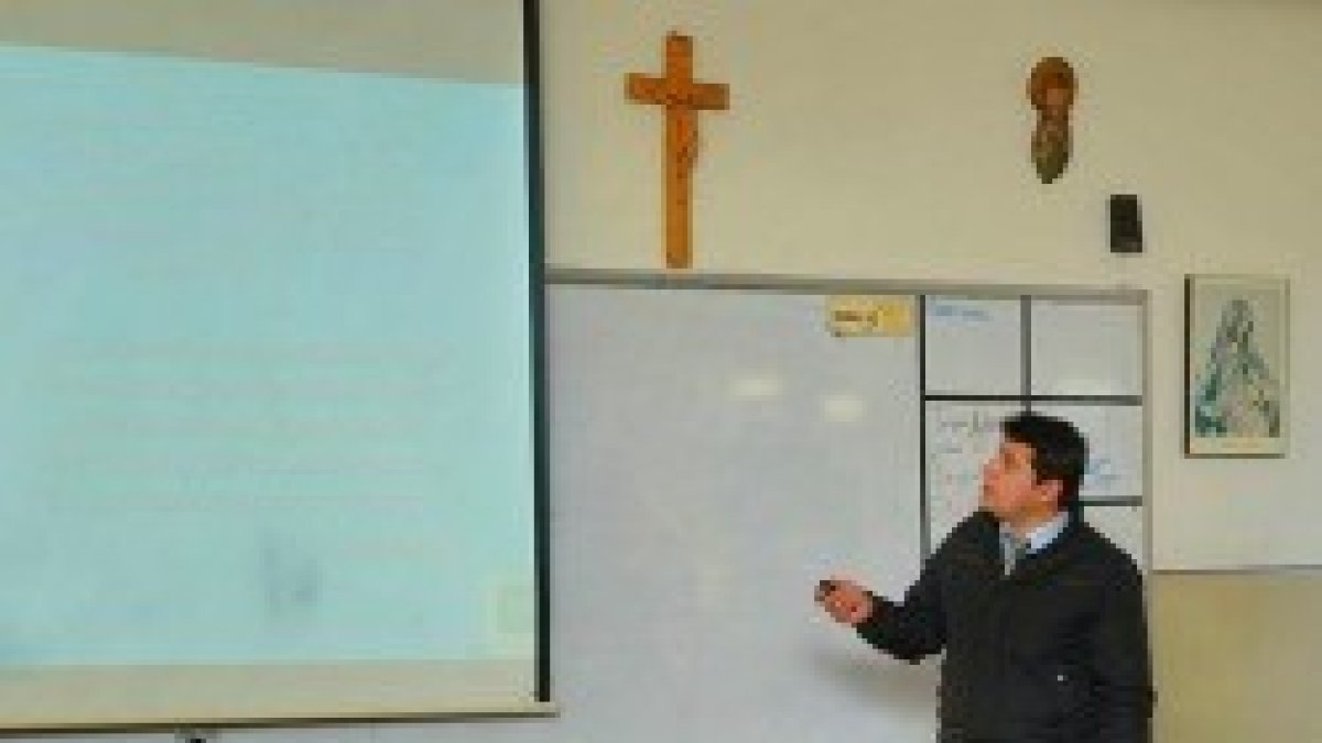 El Gobierno extremeño quita una hora a la clase de Religión y se la da a Ciudadanía