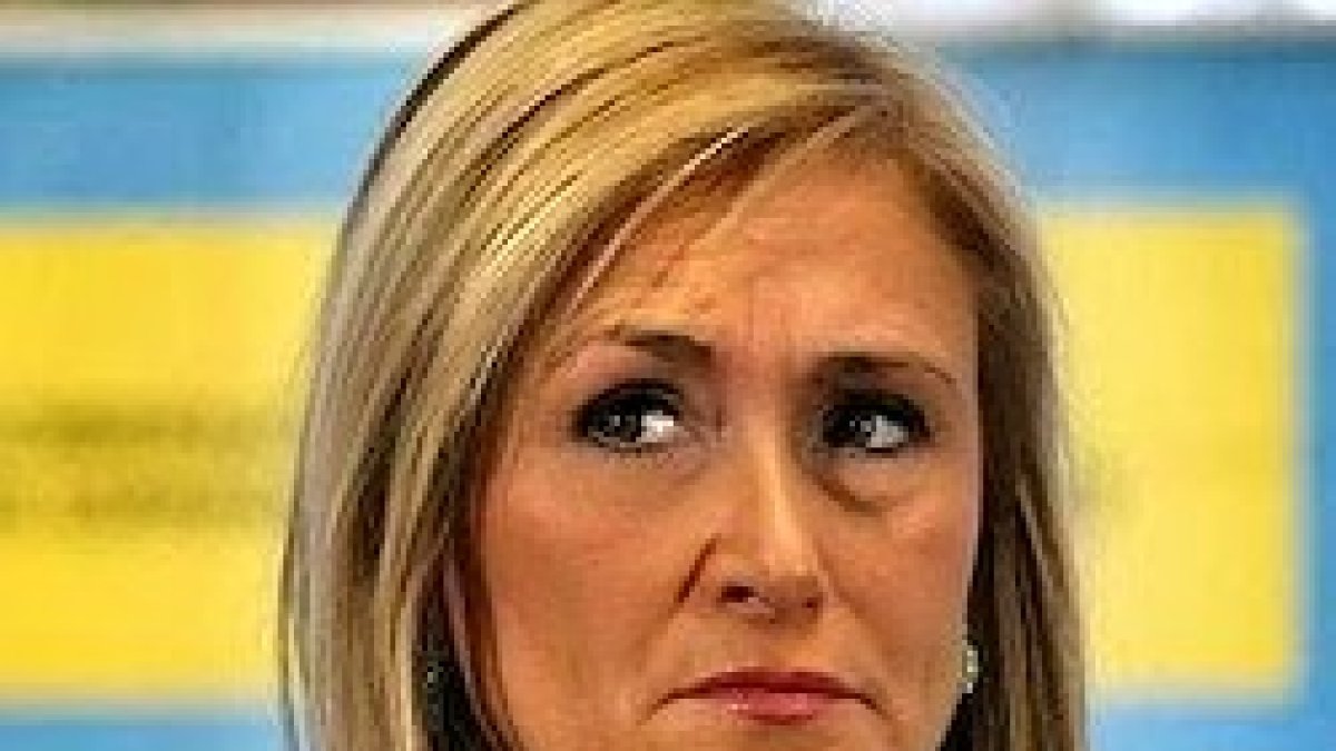 Cristina Cifuentes cosecha su primer gran revés en la Asamblea de Madrid.