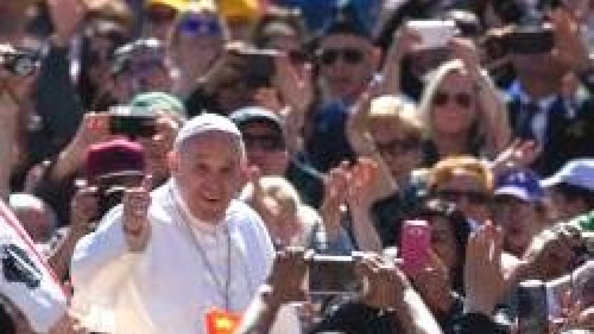 Francisco en las catequesis de los miércoles explica con detalles aspectos de la Escritura Sagrada