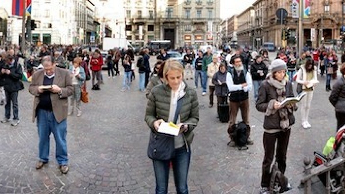 Los Centinelas, en Rovereto: no ha habido ciudad de Italia, grande o pequeña, sin sus repetidas concentraciones, básicamente contra la dictadura de género.