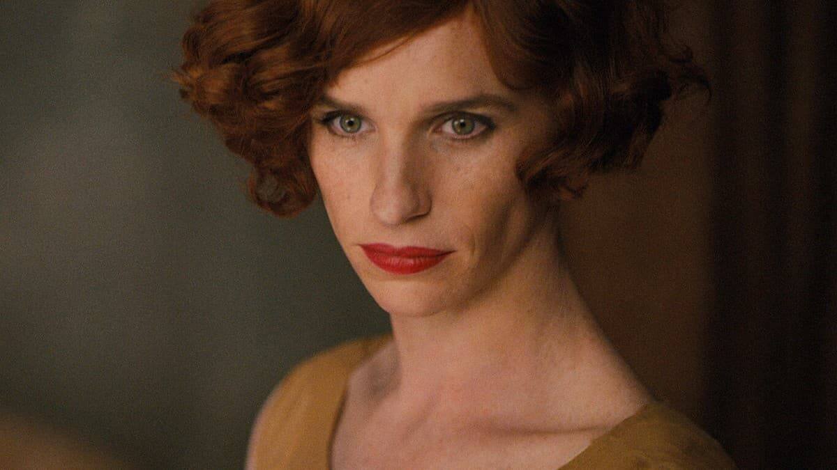 Eddy Redmayne, protagonista de «La Chica Danesa», película que aborda la cuestión transgénero de conformidad con los dogmas de la ideología de género.