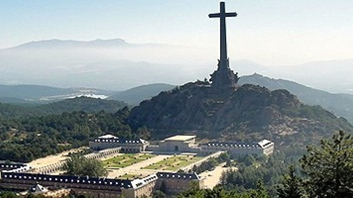 Todo en el entorno natural y arquitectónico de la abadía invita al recogimiento interior y la apertura a Dios.