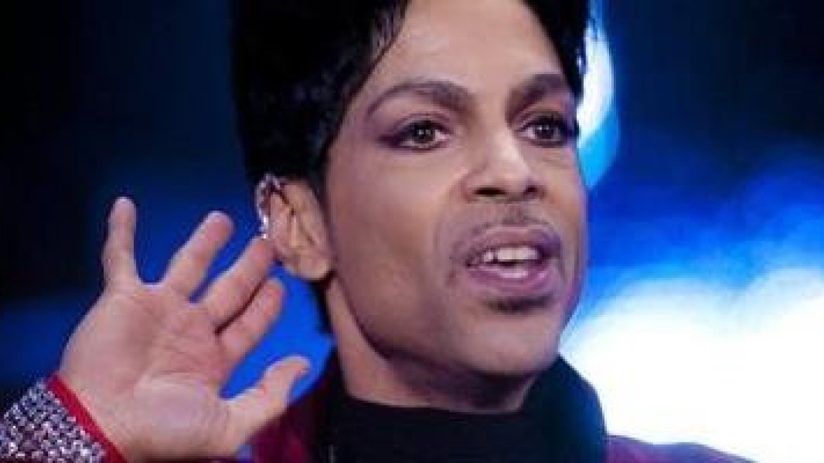 Prince en 2011... aunque tenía fama de divo alocado, en lo espiritual era un buscador, a la escucha de Dios... a su manera
