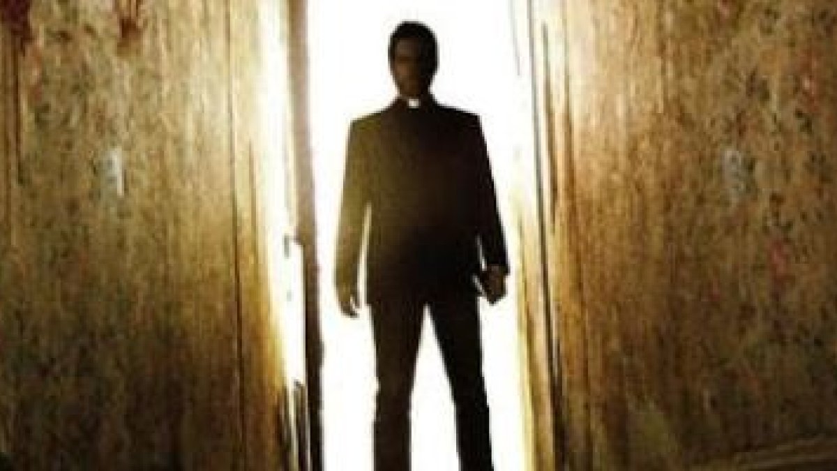 En la Iglesia católica sólo puede realizar exorcismos un sacerdote encargado para ello por el obispo